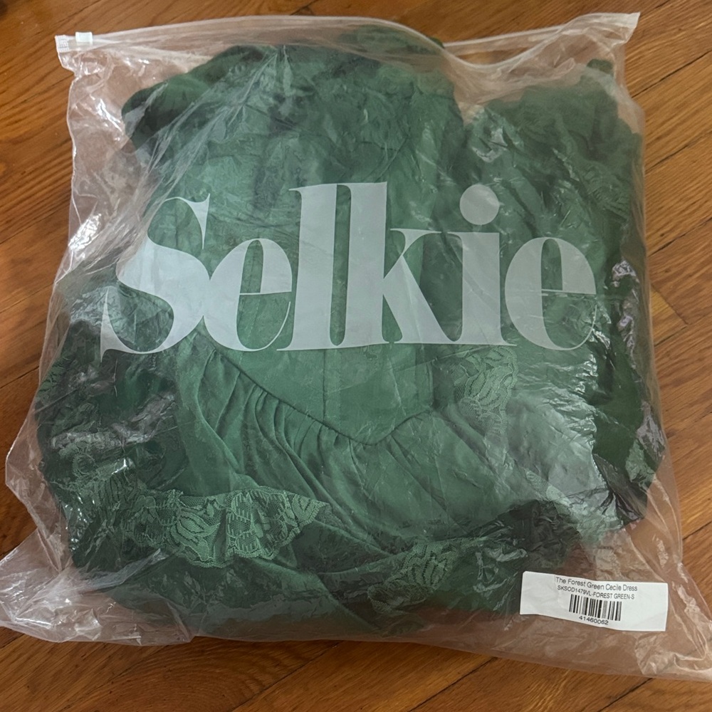 Selkie Cecile Dress in Pine - Picture 3 of 8